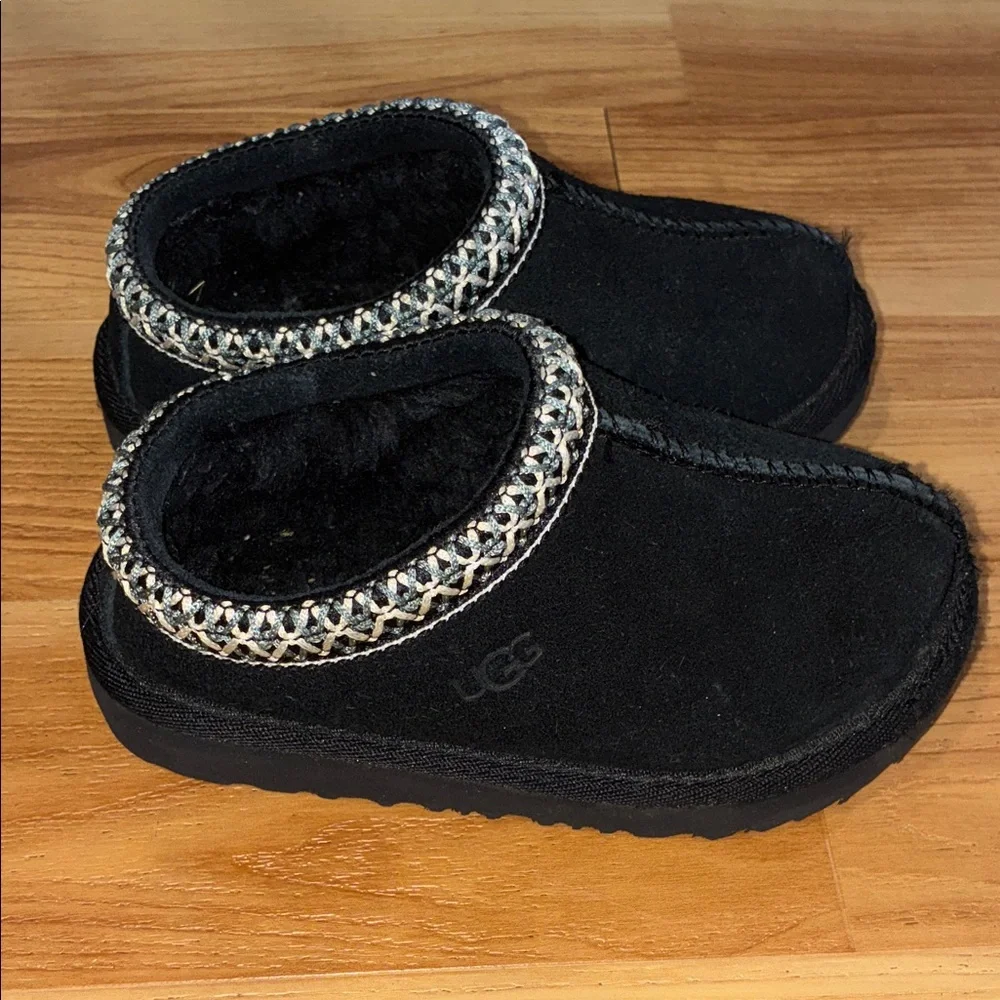 UGG Black Kids Slippers